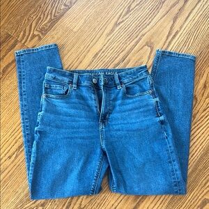 American Eagle Outfitters Mom Jeans!